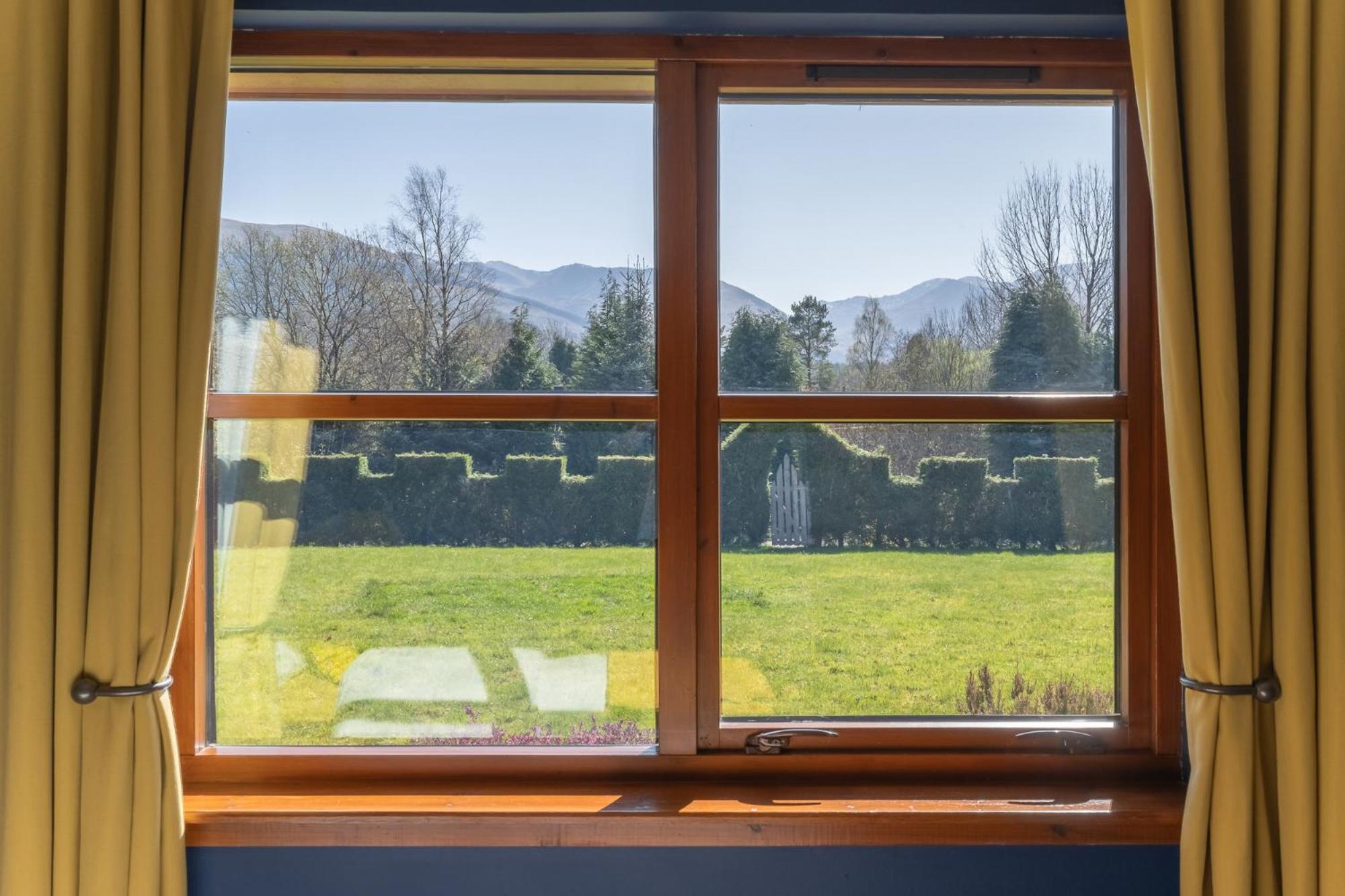 Mizpah Bed & Breakfast Near Ben Nevis Highlands ロイブリッジ エクステリア 写真